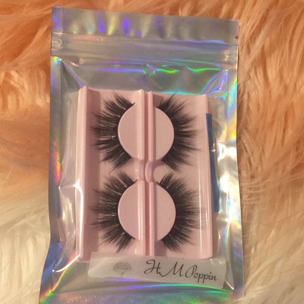 Lip gloss - Picture 3 of 5